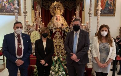 CAF Málaga realiza su tradicional ofrenda floral a la Virgen de las Penas