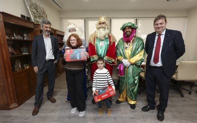 Pelayo y Estrella, ganadores del I Concurso de Felicitaciones de Navidad